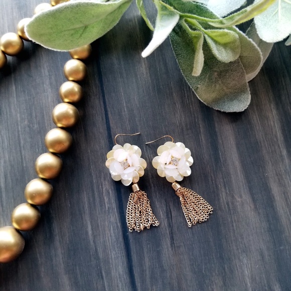 earrings | vintage rose tassels - Picture 4 of 7